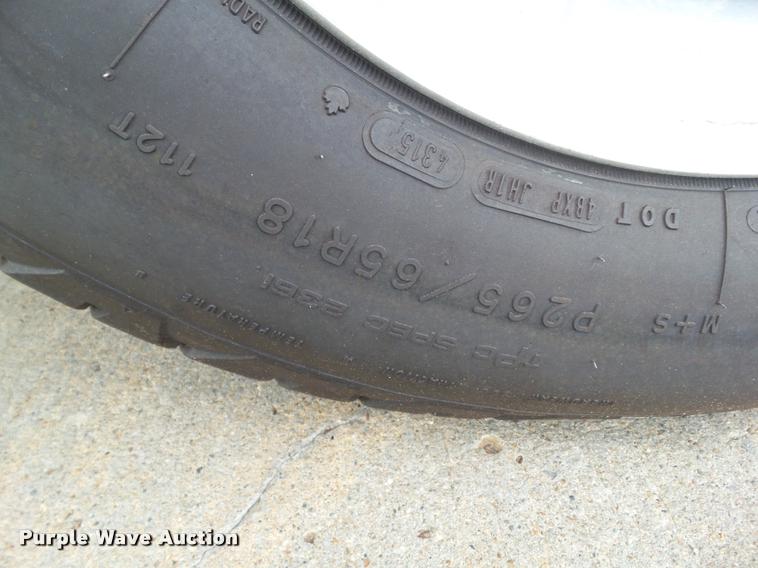 image for item L5608 2011 Chevrolet Silverado 1500 LT Crew Cab pickup truck