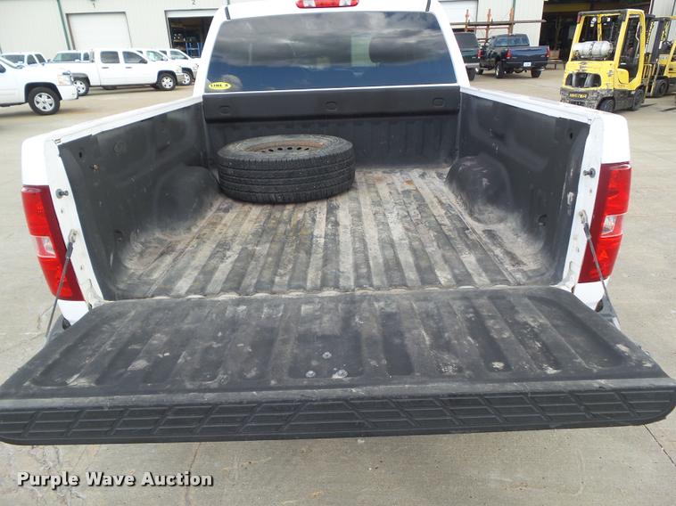 image for item L5608 2011 Chevrolet Silverado 1500 LT Crew Cab pickup truck