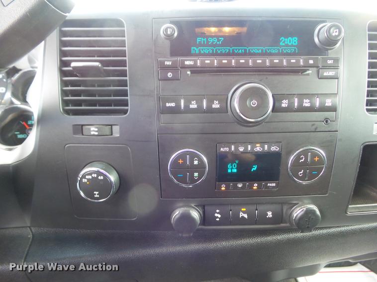 image for item L5608 2011 Chevrolet Silverado 1500 LT Crew Cab pickup truck