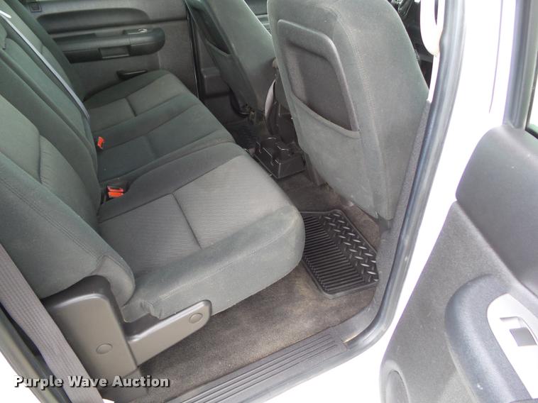 image for item L5608 2011 Chevrolet Silverado 1500 LT Crew Cab pickup truck