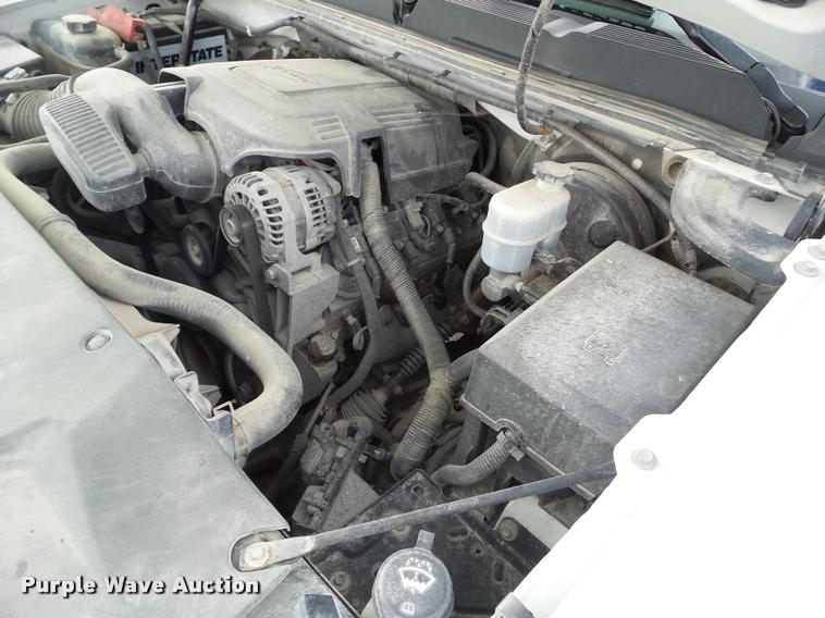 image for item L5608 2011 Chevrolet Silverado 1500 LT Crew Cab pickup truck