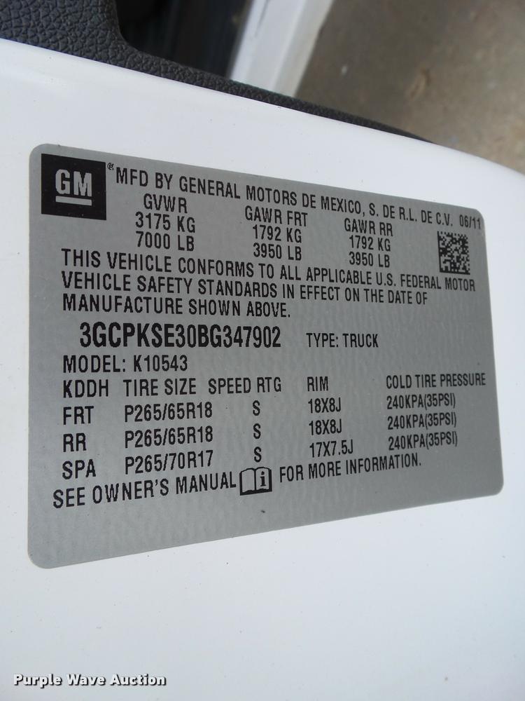 image for item L5608 2011 Chevrolet Silverado 1500 LT Crew Cab pickup truck