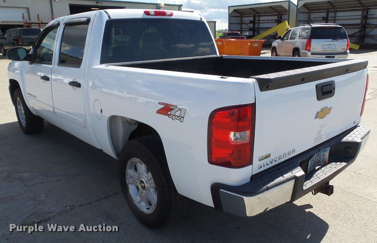 image for item L5609 2008 Chevrolet Silverado 1500 Crew Cab pickup truck