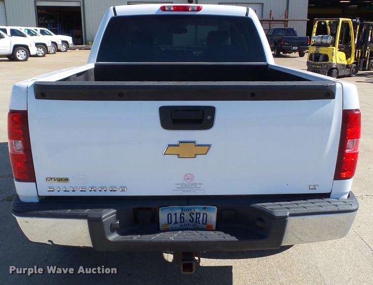 image for item L5609 2008 Chevrolet Silverado 1500 Crew Cab pickup truck