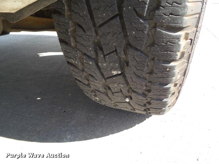 image for item L5609 2008 Chevrolet Silverado 1500 Crew Cab pickup truck