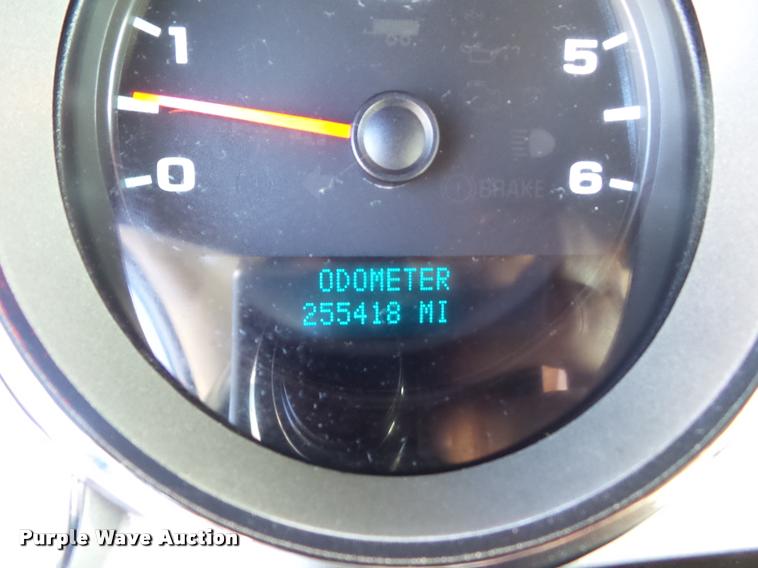 image for item L5609 2008 Chevrolet Silverado 1500 Crew Cab pickup truck