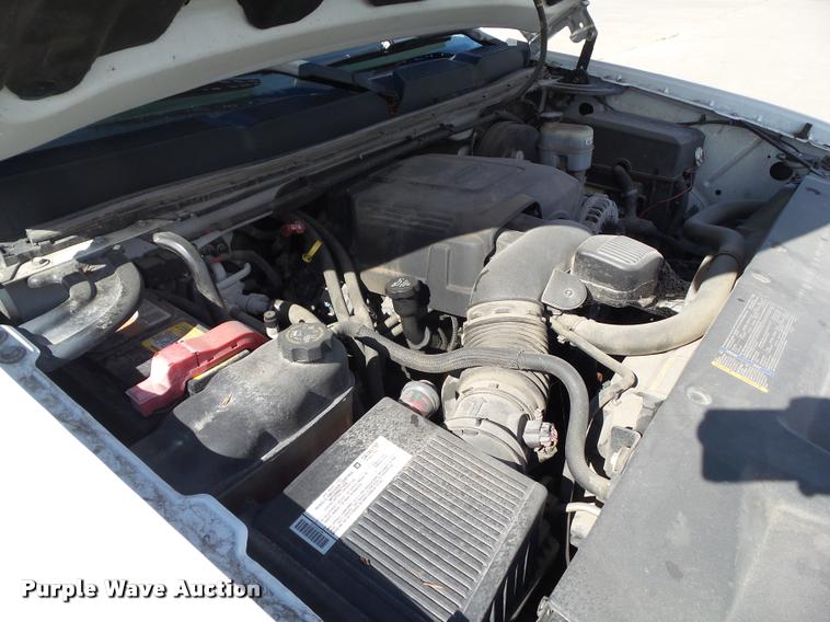 image for item L5609 2008 Chevrolet Silverado 1500 Crew Cab pickup truck