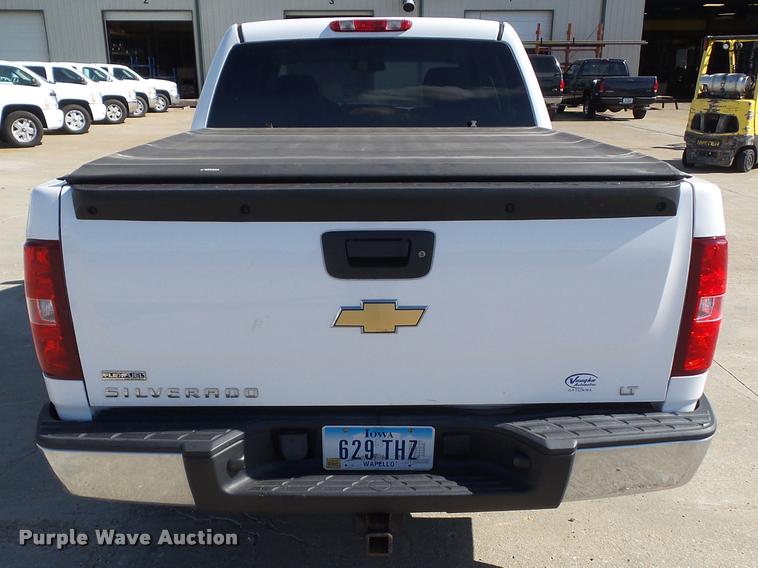 image for item L5610 2008 Chevrolet Silverado 1500 Crew Cab pickup truck