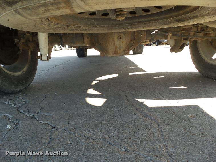 image for item L5610 2008 Chevrolet Silverado 1500 Crew Cab pickup truck