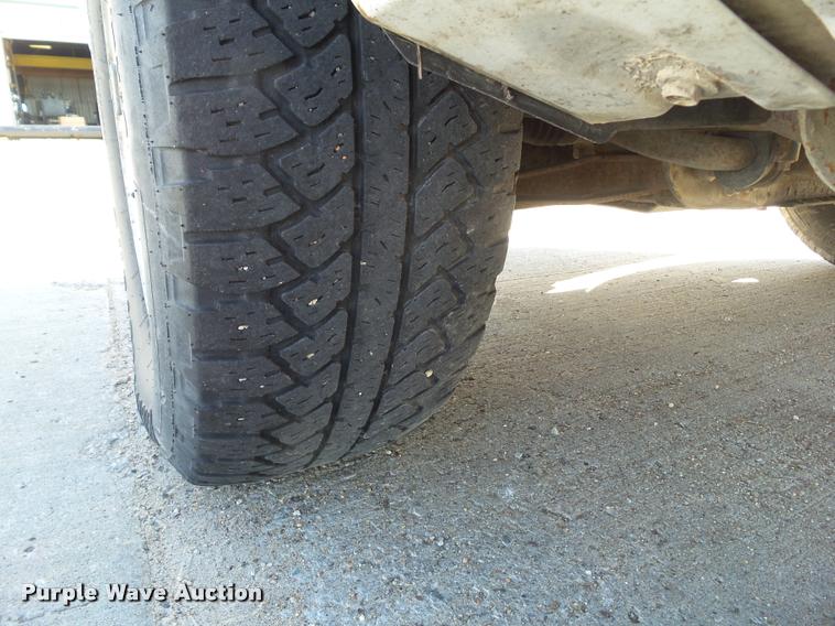 image for item L5610 2008 Chevrolet Silverado 1500 Crew Cab pickup truck