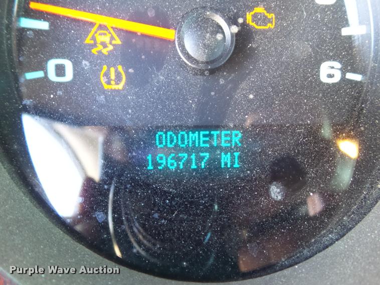 image for item L5610 2008 Chevrolet Silverado 1500 Crew Cab pickup truck