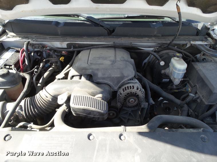 image for item L5610 2008 Chevrolet Silverado 1500 Crew Cab pickup truck