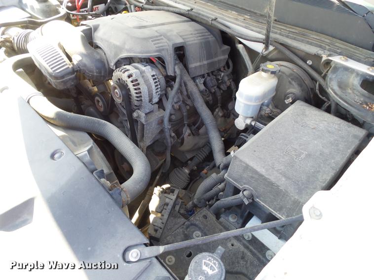 image for item L5610 2008 Chevrolet Silverado 1500 Crew Cab pickup truck