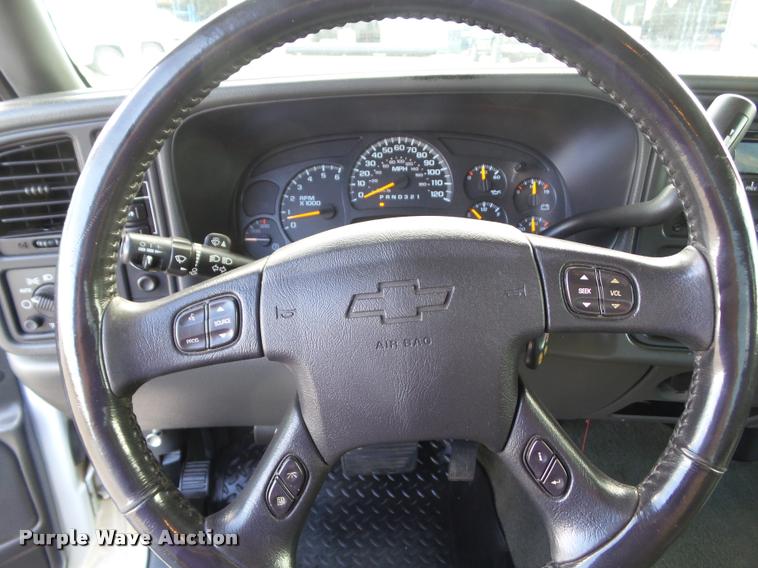 image for item L5611 2007 Chevrolet Silverado Classic 2500HD Ext. Cab pickup truck