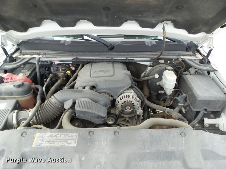 image for item L5612 2008 Chevrolet Silverado 1500 Crew Cab pickup truck