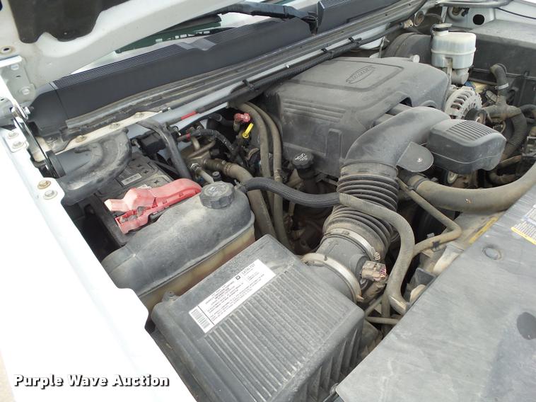 image for item L5612 2008 Chevrolet Silverado 1500 Crew Cab pickup truck