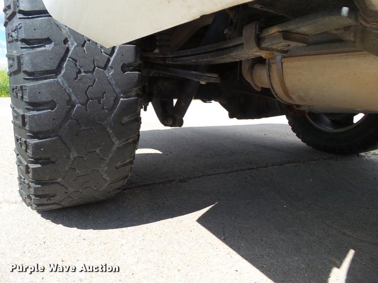 image for item L5613 2012 Chevrolet Silverado 1500 LT Crew Cab pickup truck