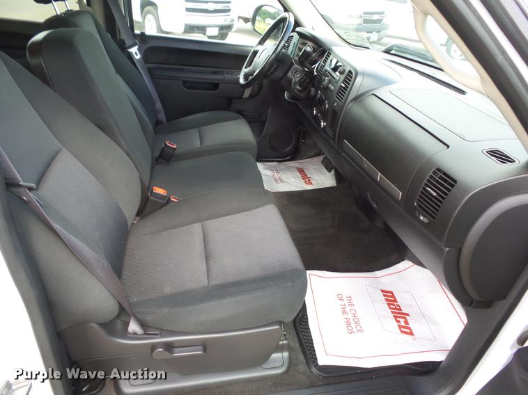 image for item L5613 2012 Chevrolet Silverado 1500 LT Crew Cab pickup truck