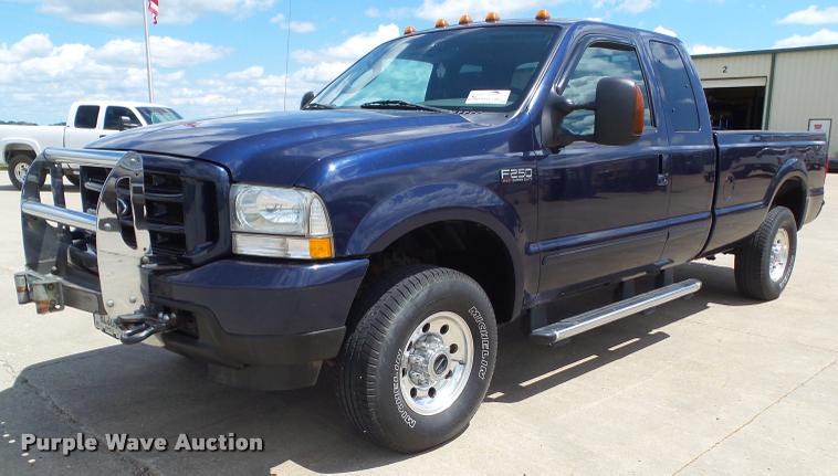 image for item L5614 2004 Ford F250 Super Duty XLT SuperCab pickup truck