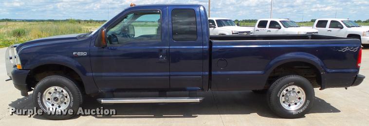 image for item L5614 2004 Ford F250 Super Duty XLT SuperCab pickup truck