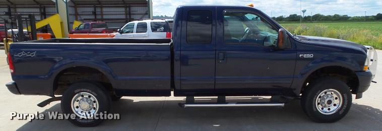 image for item L5614 2004 Ford F250 Super Duty XLT SuperCab pickup truck