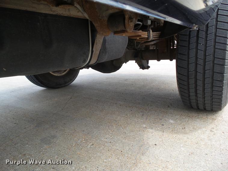 image for item L5614 2004 Ford F250 Super Duty XLT SuperCab pickup truck