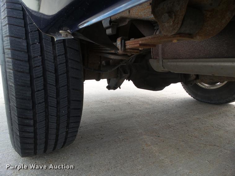 image for item L5614 2004 Ford F250 Super Duty XLT SuperCab pickup truck