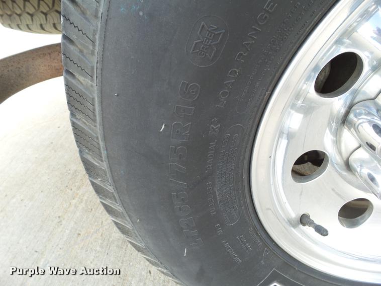 image for item L5614 2004 Ford F250 Super Duty XLT SuperCab pickup truck