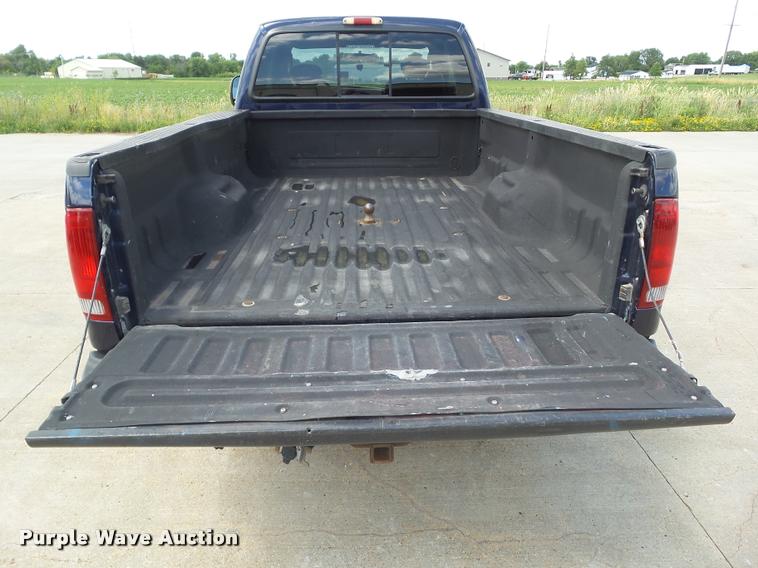 image for item L5614 2004 Ford F250 Super Duty XLT SuperCab pickup truck