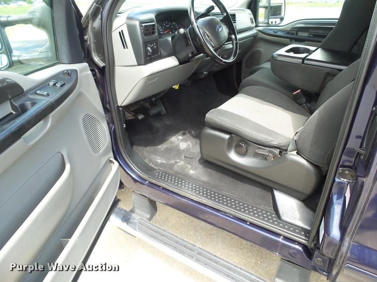 image for item L5614 2004 Ford F250 Super Duty XLT SuperCab pickup truck