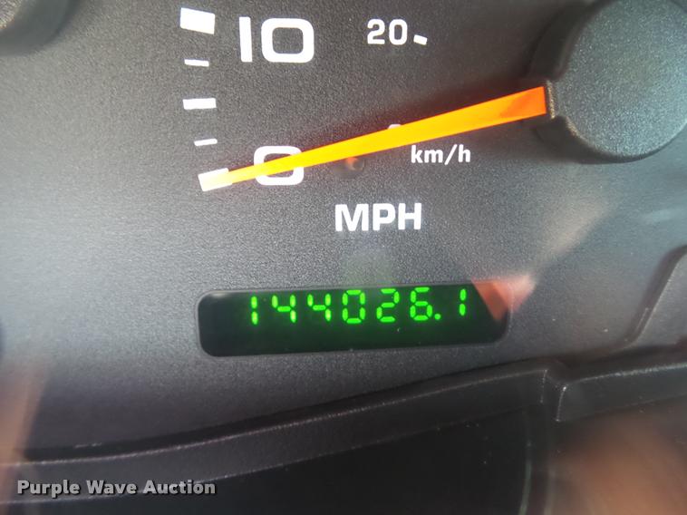 image for item L5614 2004 Ford F250 Super Duty XLT SuperCab pickup truck