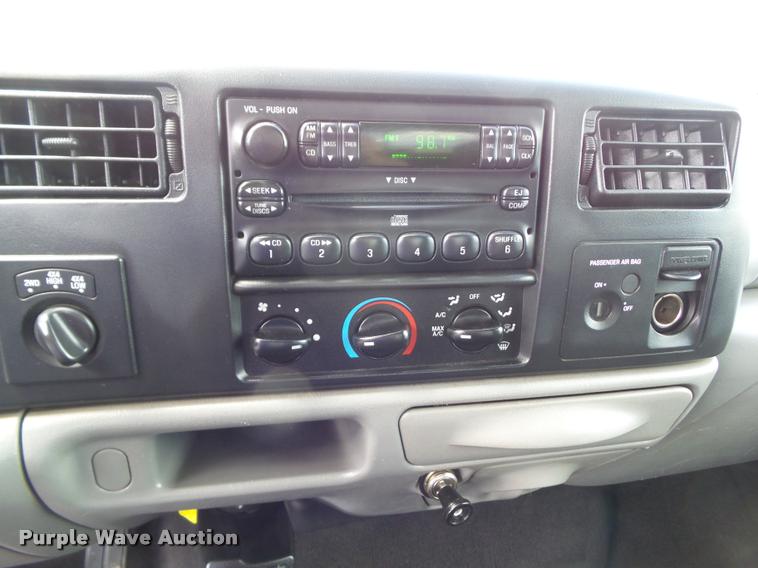 image for item L5614 2004 Ford F250 Super Duty XLT SuperCab pickup truck