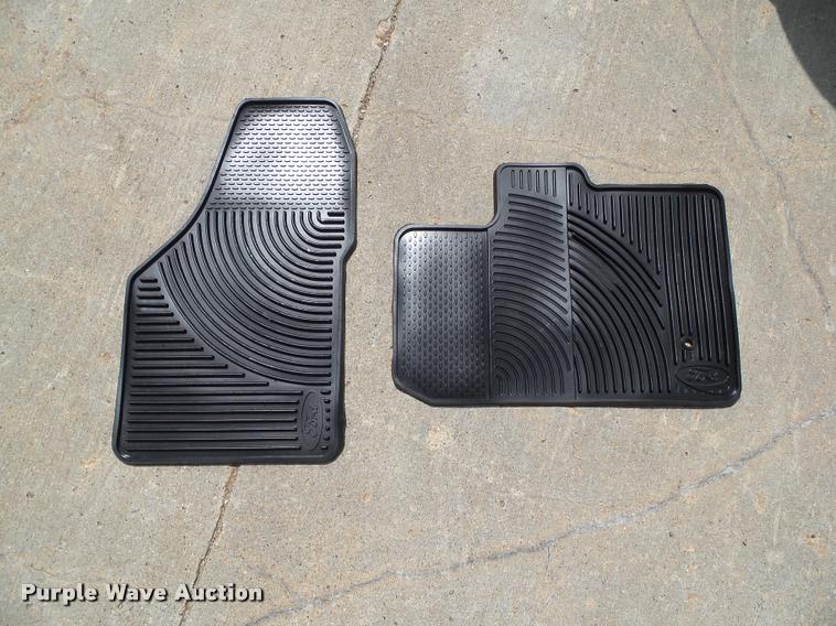 image for item L5614 2004 Ford F250 Super Duty XLT SuperCab pickup truck