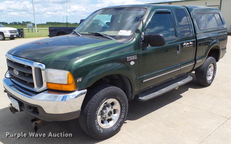 image for item L5615 1999 Ford F250 Super Duty SuperCab pickup truck