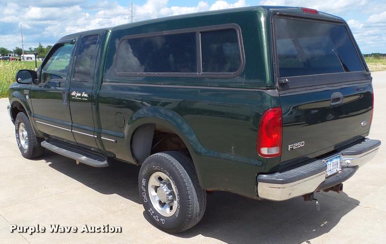 image for item L5615 1999 Ford F250 Super Duty SuperCab pickup truck