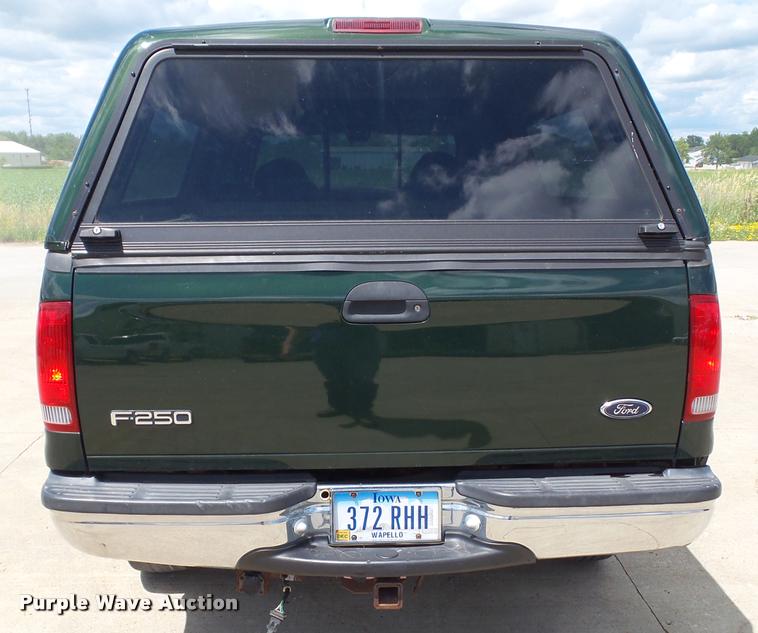 image for item L5615 1999 Ford F250 Super Duty SuperCab pickup truck