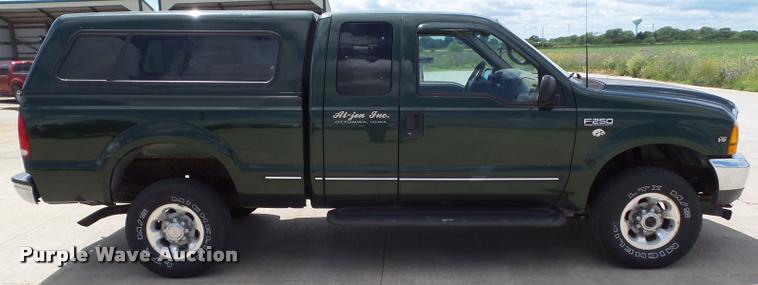 image for item L5615 1999 Ford F250 Super Duty SuperCab pickup truck
