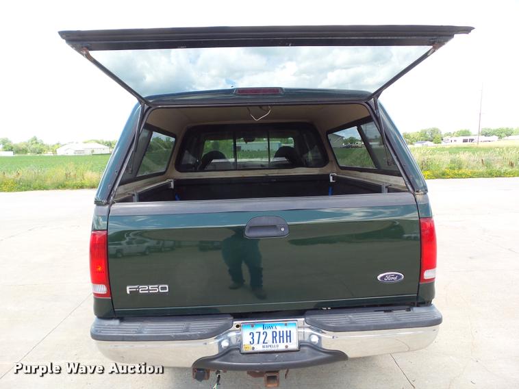 image for item L5615 1999 Ford F250 Super Duty SuperCab pickup truck