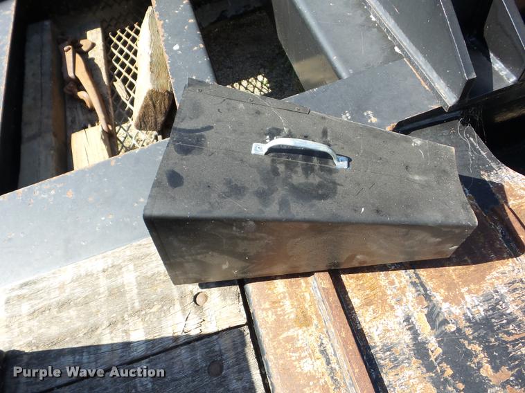 image for item BI9655 4EMSI chaser