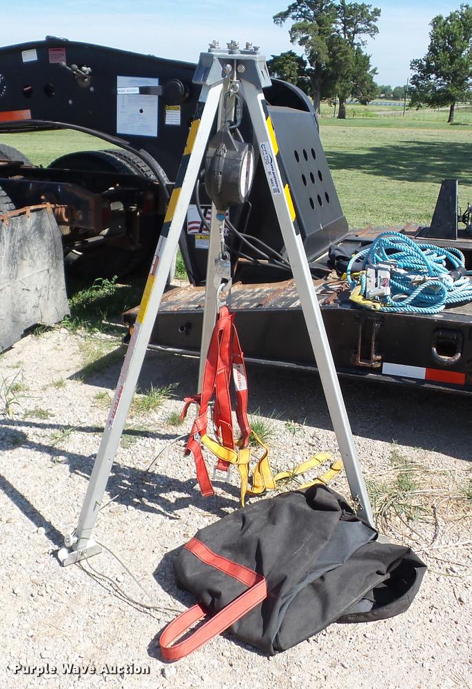 image for item BI9665 Protecta confined space tripod kit