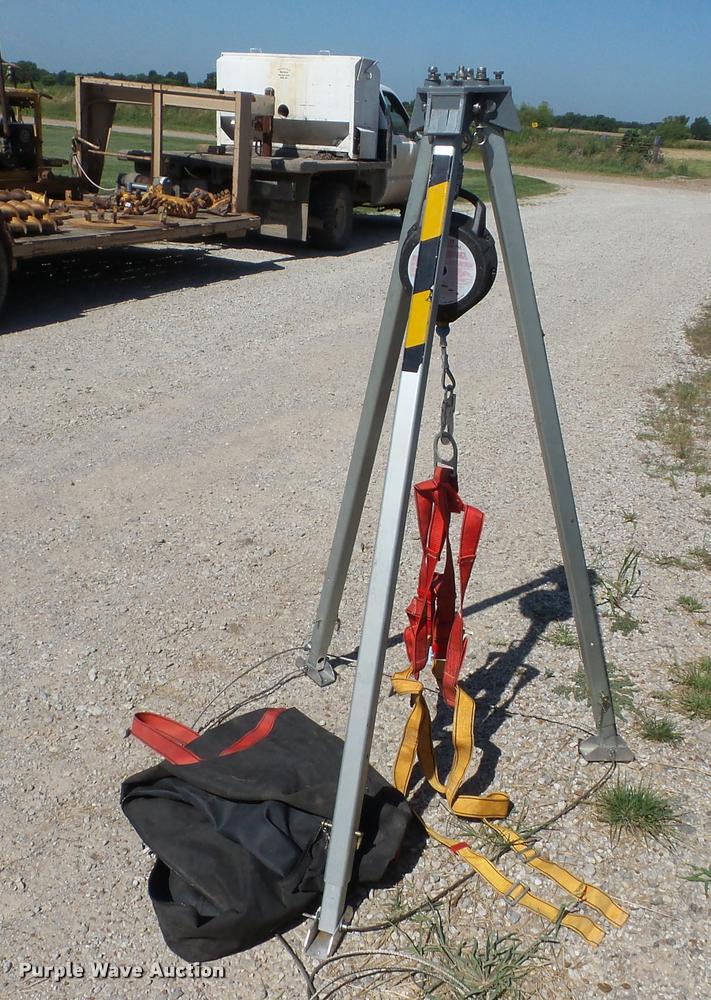 image for item BI9665 Protecta confined space tripod kit