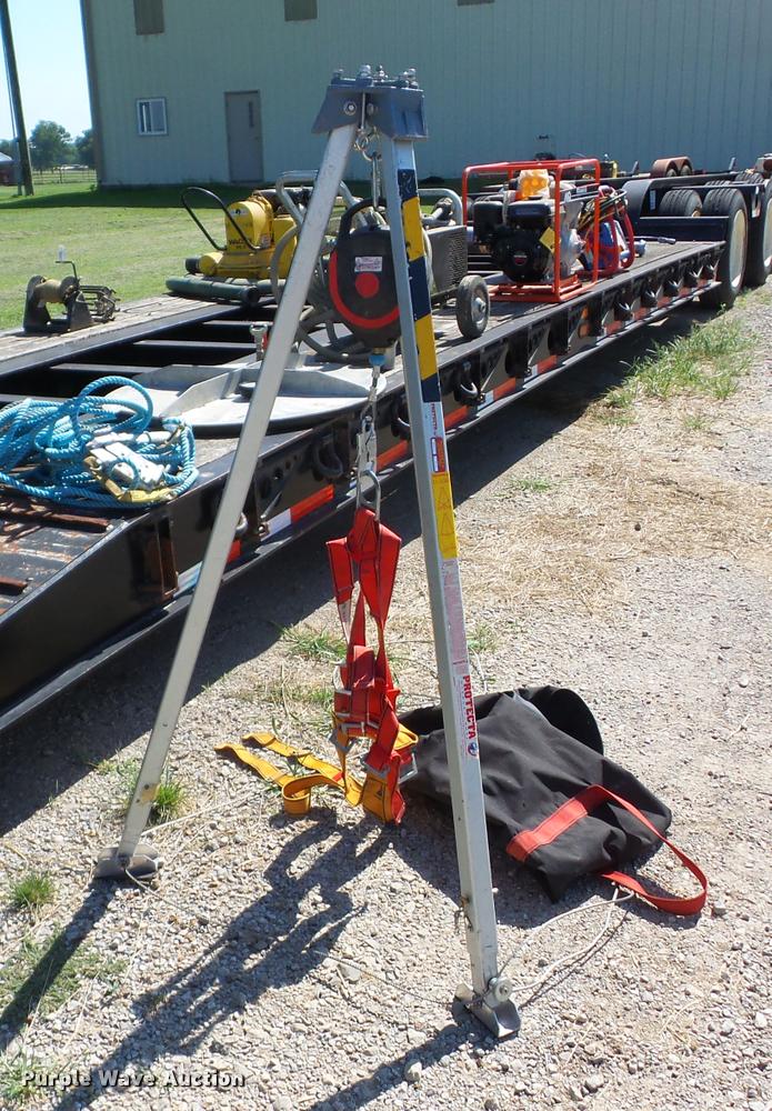 image for item BI9665 Protecta confined space tripod kit