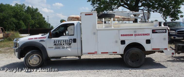 image for item BI9669 2005 Ford F550 service truck