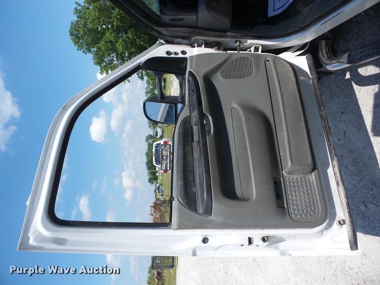 image for item BI9669 2005 Ford F550 service truck