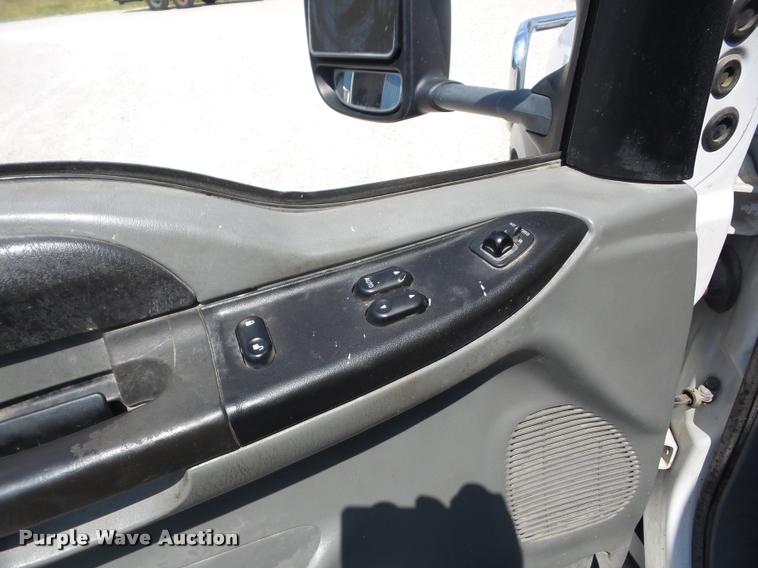 image for item BI9669 2005 Ford F550 service truck