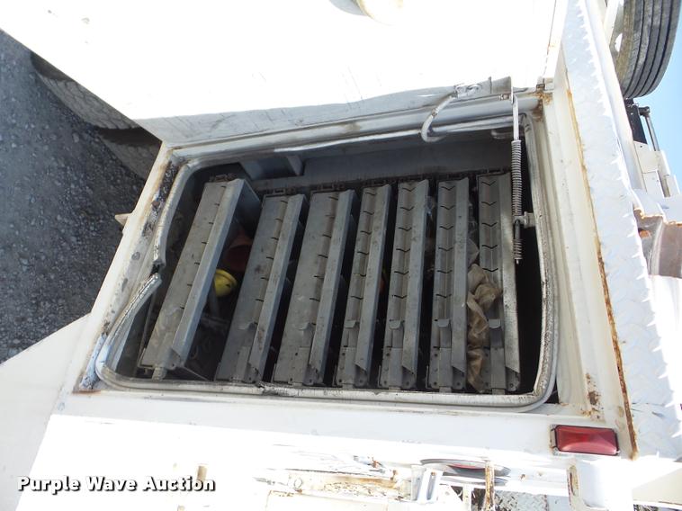 image for item BI9669 2005 Ford F550 service truck