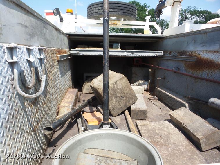 image for item BI9669 2005 Ford F550 service truck