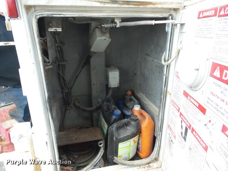 image for item BI9669 2005 Ford F550 service truck