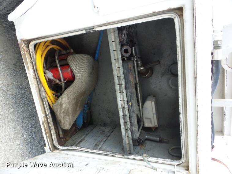 image for item BI9669 2005 Ford F550 service truck