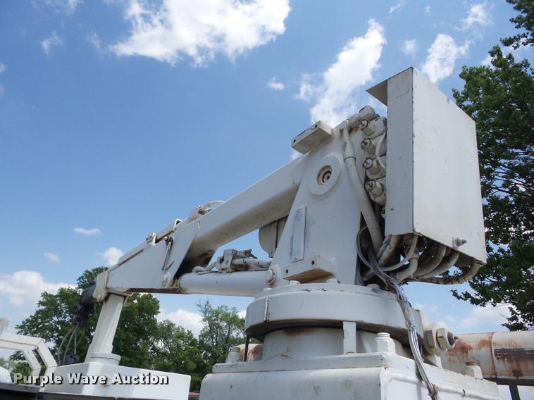 image for item BI9669 2005 Ford F550 service truck